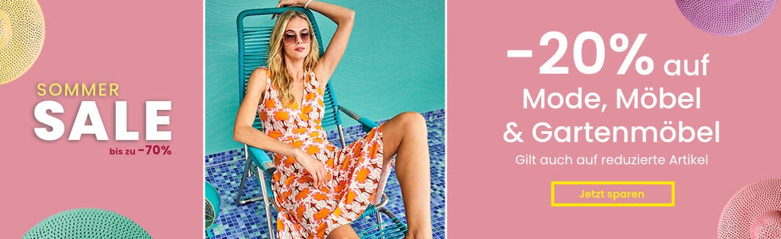 -20 % auf Mode, Möbel und Gartenmöbel – Frau im geblümten Sommerkleid entspannt auf Liegestuhl am Pool